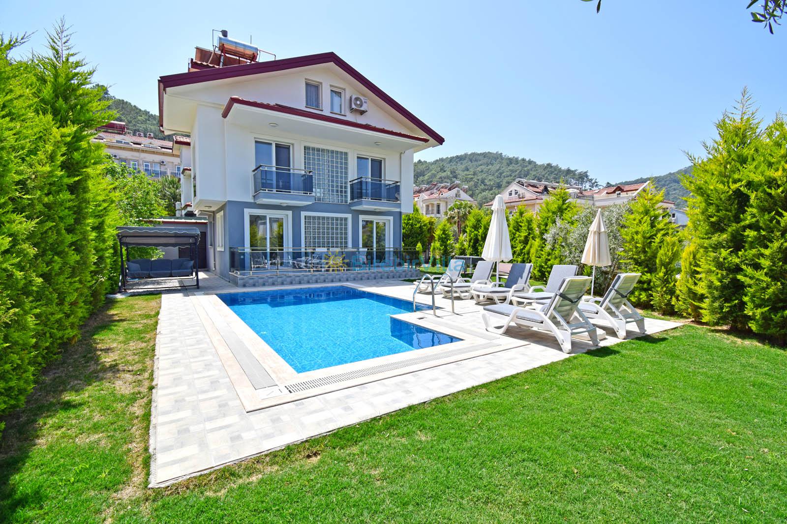Havuzlu Villa