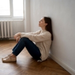 Yalnızlık Hissi Neden Olur? Bu His Nasıl Geçer?