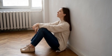 Yalnızlık Hissi Neden Olur? Bu His Nasıl Geçer?